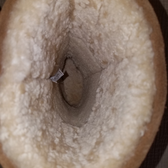 Boots - Picture 3 of 4